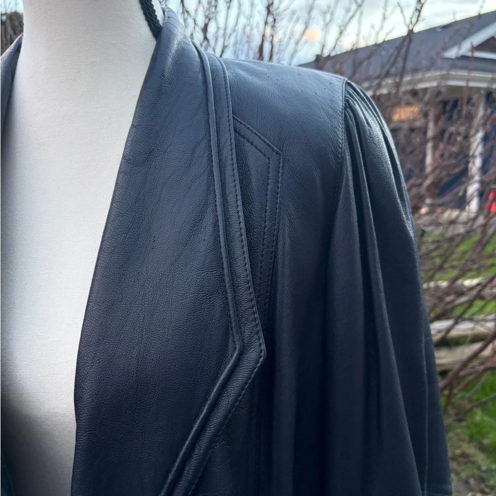 Vintage Mary Laurens genuine leather blazer in a rich deep blue tone. Sz M - Picture 4 of 11